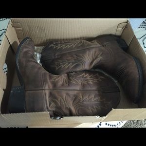 Ariat distressed brown western boot